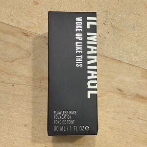 IL MAKIAGE Woke Up Like This Foundation - Black Packaging